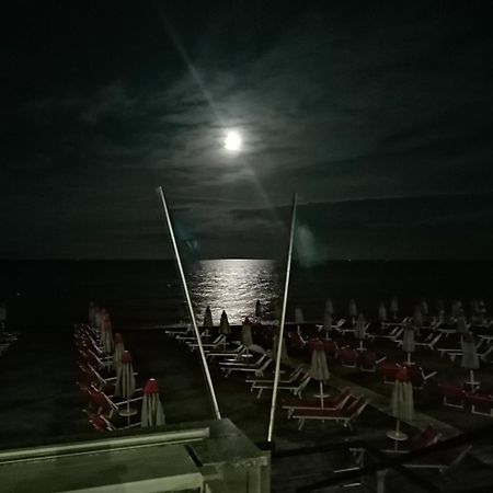Appartamento Loano Climatizzato Mt 650 Dal Mare Extérieur photo